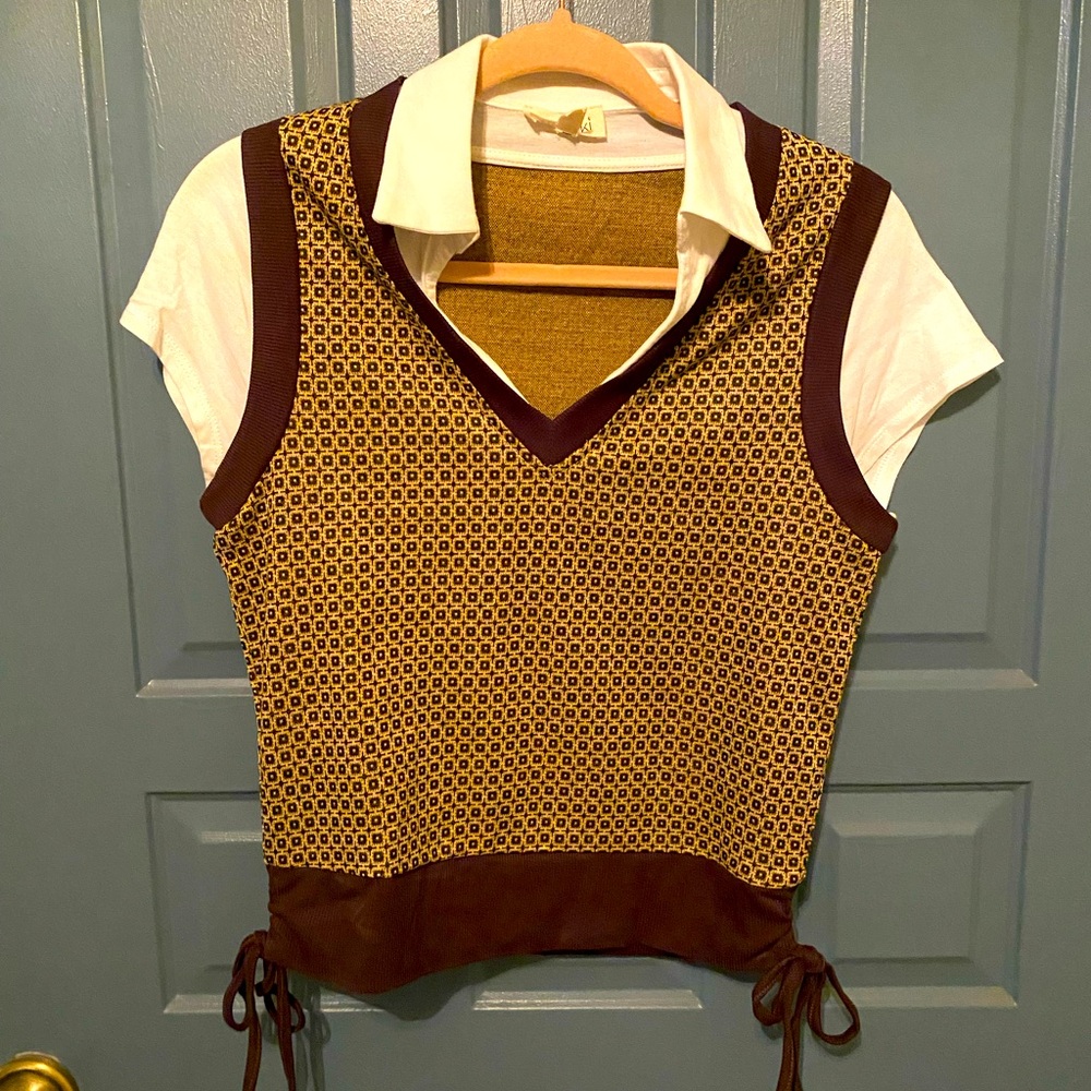 Méraki Collared White Tee and Vest